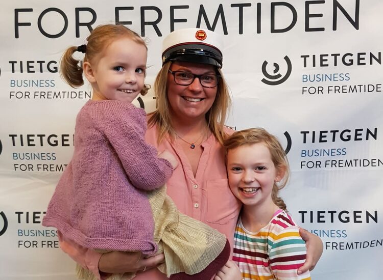 Voksenelev student 2020 mor med piger